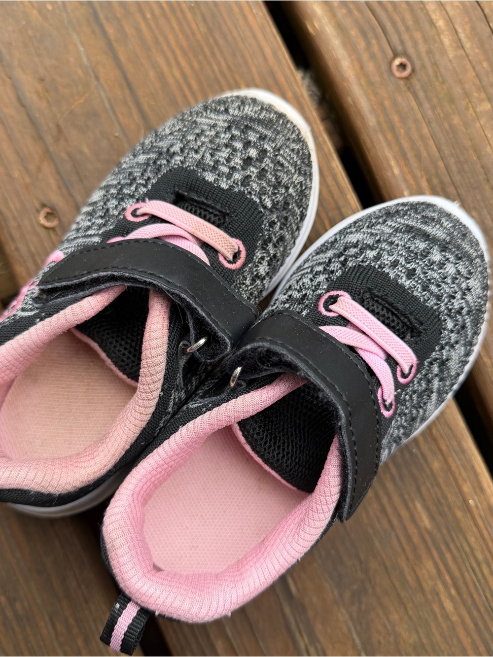 Girls Black Pink Knit Athletic Sneakers Hook Loop Strap Lightweight Size 7